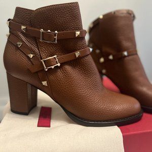 Valentino Garavani Rockstud Leather Ankle Boots